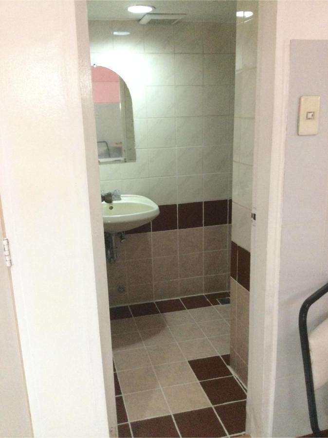 Oyo 817 Vista Apartelle Mandaluyong Bagian luar foto