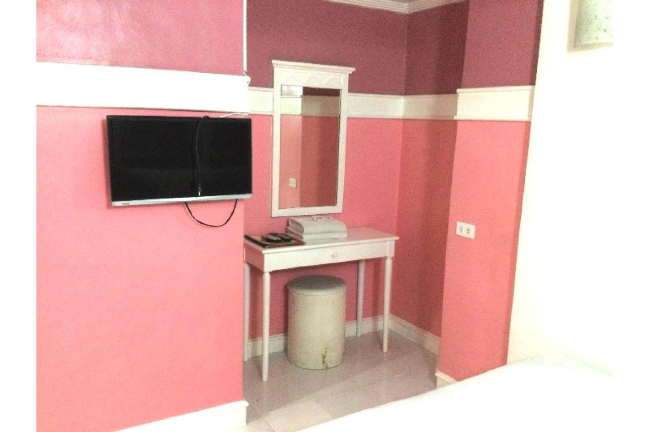 Oyo 817 Vista Apartelle Mandaluyong Bagian luar foto